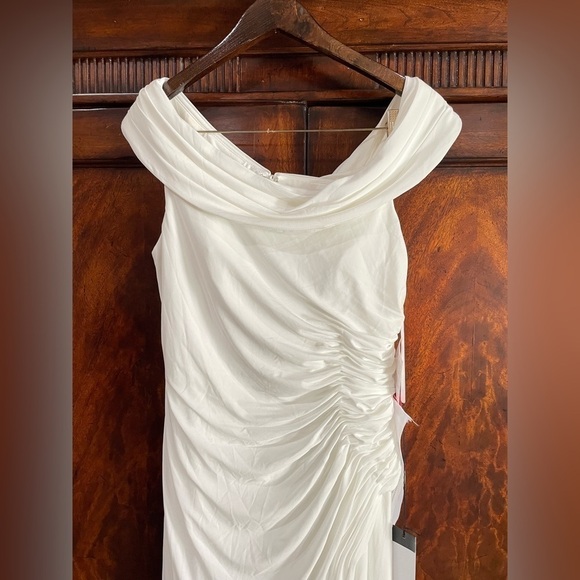 MAC DUGGAL White FOLDOVER OFF-THE-SHOULDER SLIT Evening GOWN - Picture 5 of 14